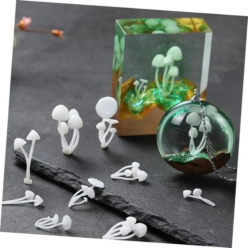 

Plastic Handmade Mini Mushrooms, Resin Jewelry Making Supplies, DIY Craft Resin Filling Micro Landscape Small Mushroom