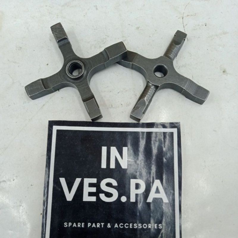 gigi silang gigi palang vespa super