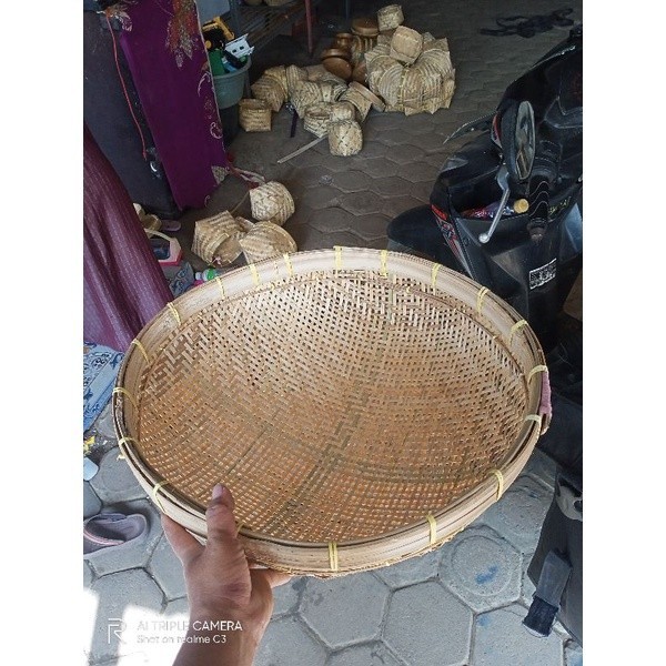 ayakan bambu/tampah/tempat bumbu/kerajinan bambu/nyiru/kalo/saringan sayur/tempat cuci buah/tempat c