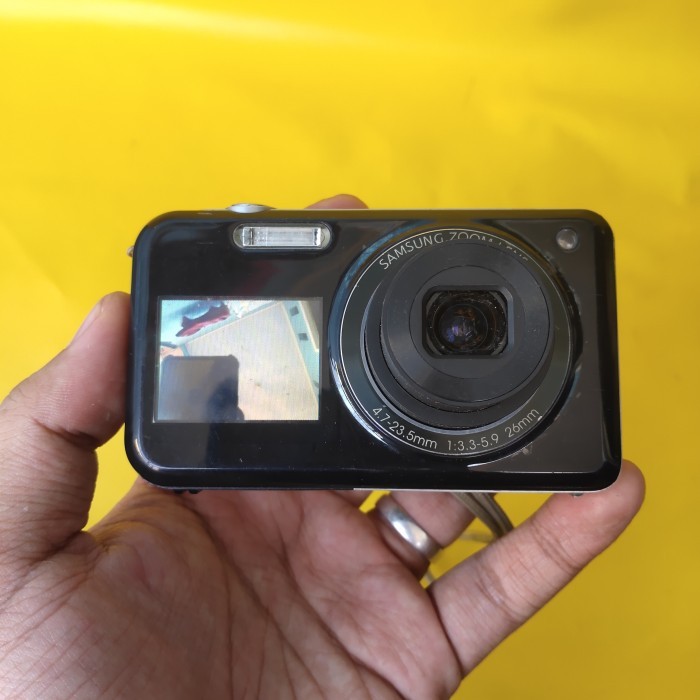 Samsung PL120 Dual LCD Selfie Kamera Digicam