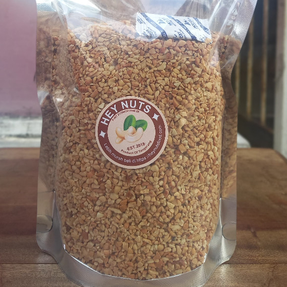 

Kacang Mede Panggang Menir Mete Oven Pecahan ukuran 2-3mm Matang BB1 ( 500g-1000g )