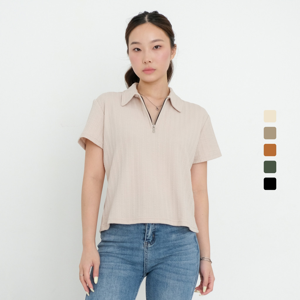 BN37ED SAGI - Cali Zip Knit Polo Shirt | Atasan Lengan Pendek Rajut Berkerah Knit Wanita | Poloshirt