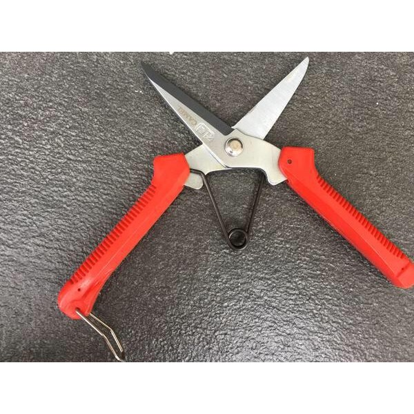 

GUNTING PER SERBAGUNA TAJAM CAMEL / GUNTING KAIN KERTAS SENG DLL