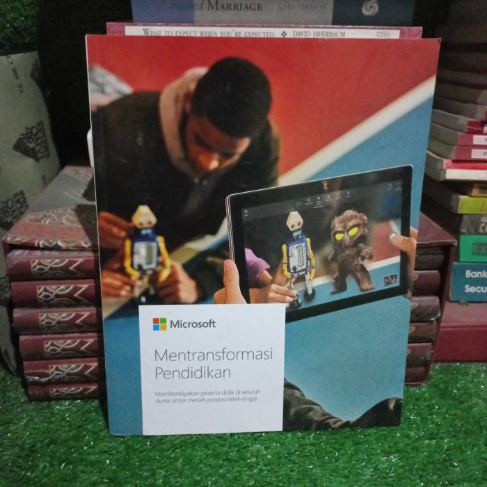 Buku Mentransformasi Pendidikan Microsoft