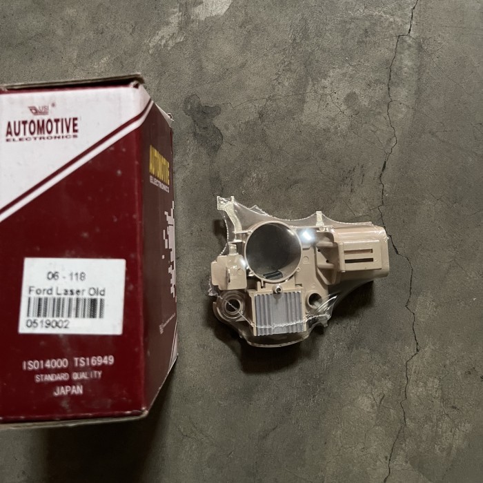 IC REGULATOR FORD LASER OLD 12V
