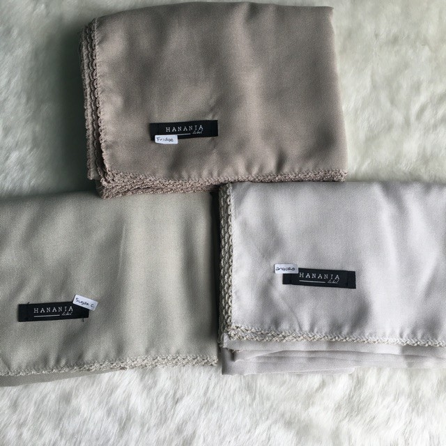 ✨TERLARIS✨ -HANANIA LABEL - VOAL HANI BROKEN WHITE CREAM -SAHARA SUPERFINE 120X120 - Angora, Jahit T