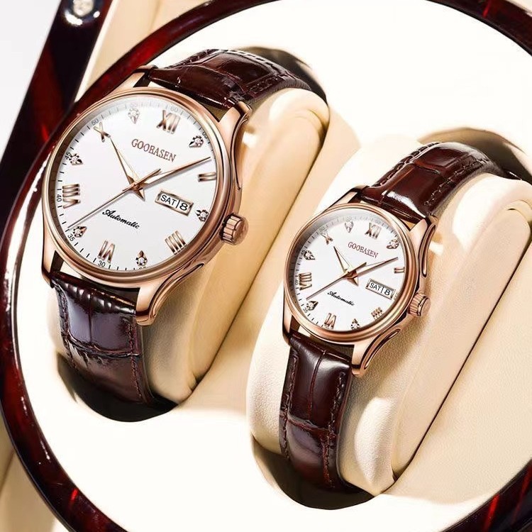 

Jam Tangan Pasangan Guberson untuk Pria dan Wanita dengan Berlian Tahan Air Bercahaya Trendy Fashionable Kalender Ganda