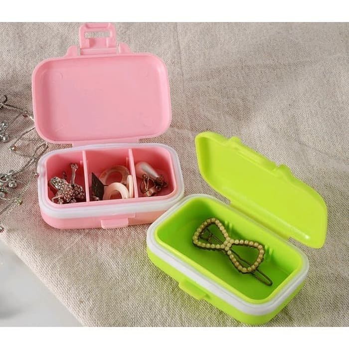 (3 Sekat) Kotak Obat Plastik / Tempat Penyimpanan Obat Bentuk Dompet Kecil