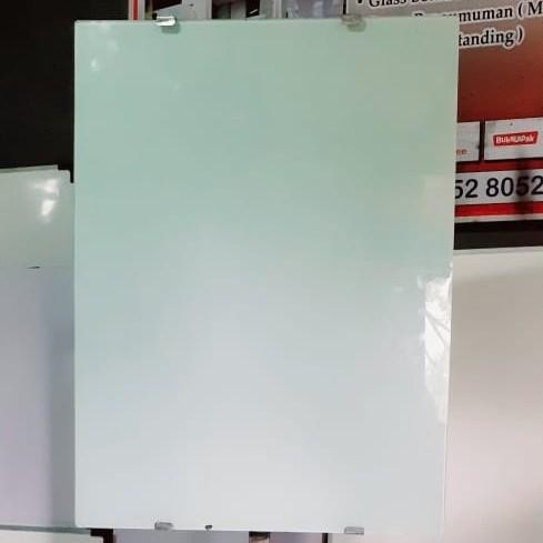 

Flip Chart Glass Board Magnetik Standing Roda 70 × 100 Cm terlaris