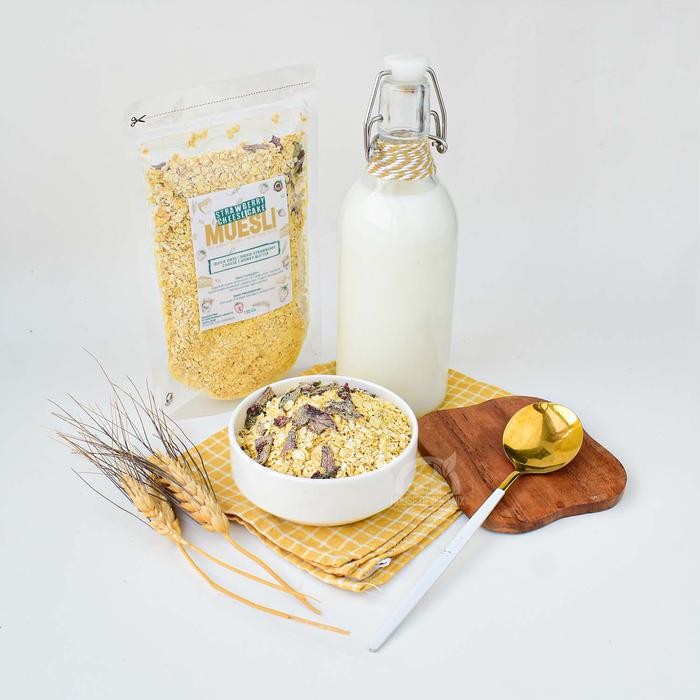 

House Of Organix Strawberry Cheese Cake Muesli 150 Gr bebas lemak trans 12 bulan