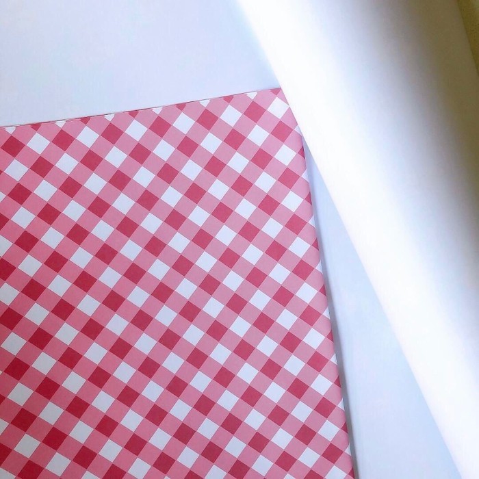 

Kertas Kado Jumbo Pink Tartan