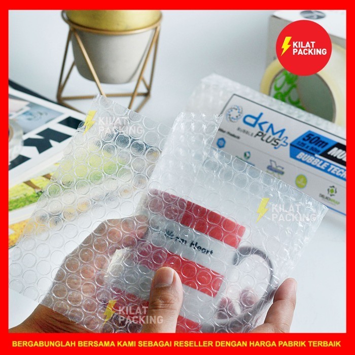 

BUBBLE WRAP 40CM X 50M TEBAL DELKOMAS DKM PLUS SATUAN - 40CM X 50M, Hitam Ekonomis