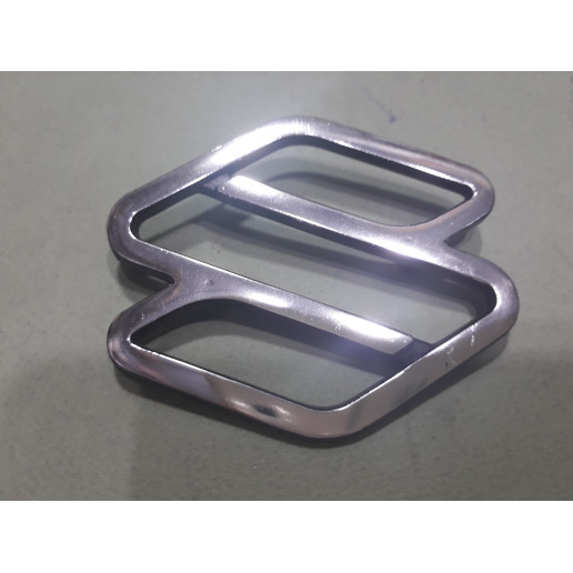 EMBLEM / LOGO S KATANA(GRILL) LAMPU BULAT. SPAREPART MOBIL