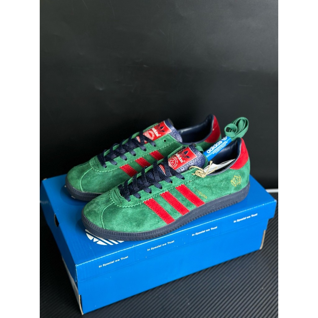 Adidas blackburn burgundi
