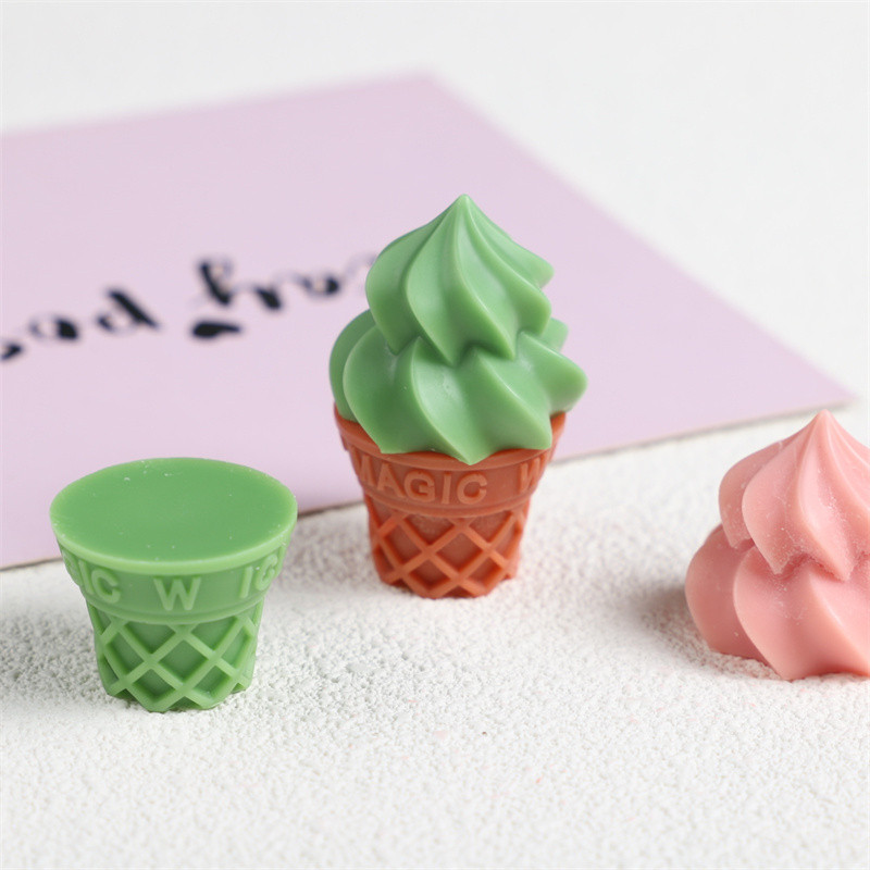 

simulated tree shape ice cream cone model, self-made aromatherapy candle ornament, mousse cake silicone mold