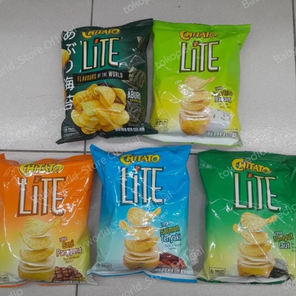 

Chitato Lite Snack Potato Chips 68gr Keripik Kentang Rasa Rumput Laut / Salmon Teriyaki / Sapi Panggang / Sour Cream Bawang / Aburi Seaweed