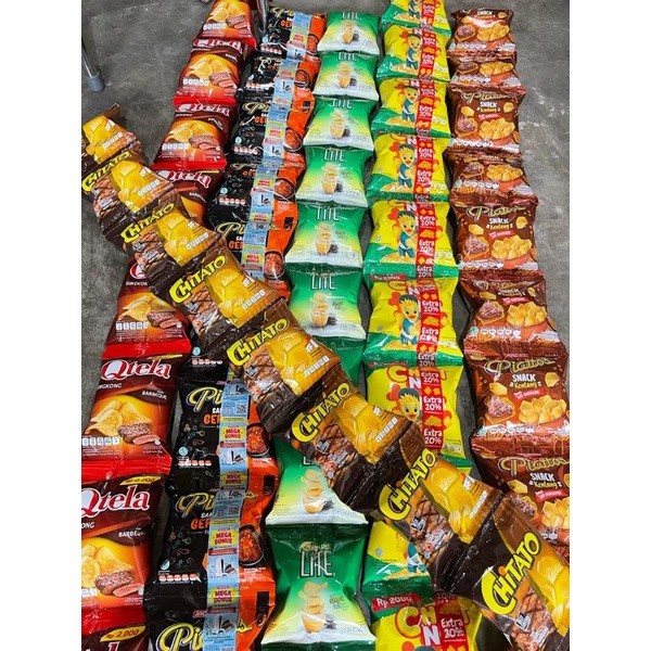 

New Aneka Chiki Chitato/ Lite/ Twist/ Qtela /Ball/Jetz (isi 10 Pcs)Premium