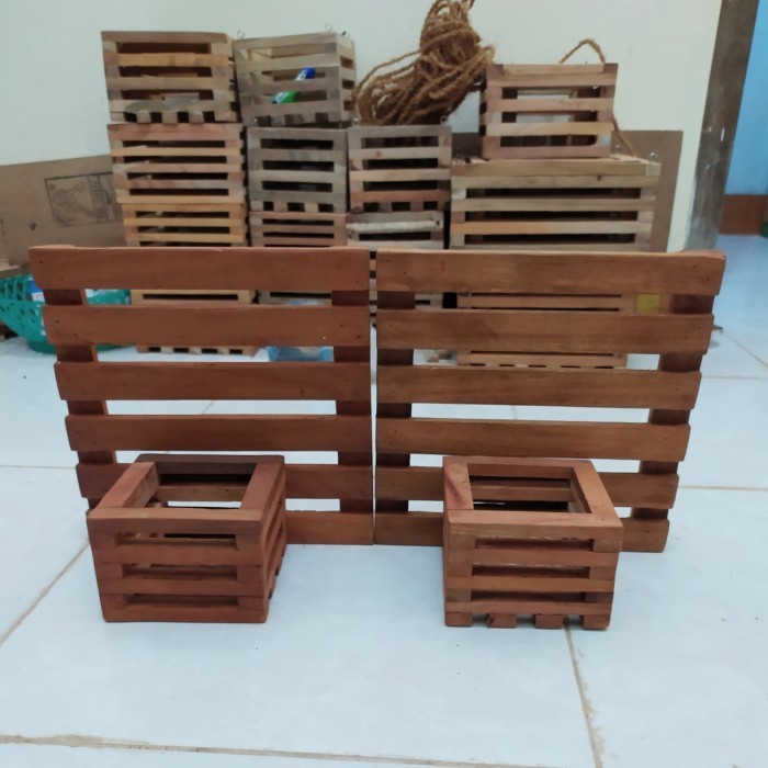 ZM Pot kayu tempel Dinding. Paket Tatakan dan Pot kayu hiasan / Dekorasi - Type B, 30 x 30 cm