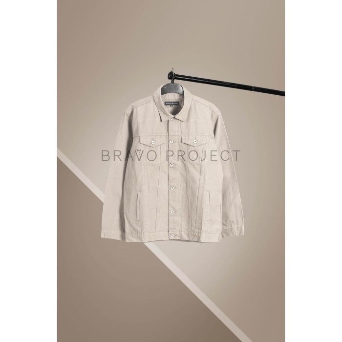 ✨BISA COD✨ -Jaket Jeans Trucker Pria PREMIUM by Bravo Projects - Cream, L