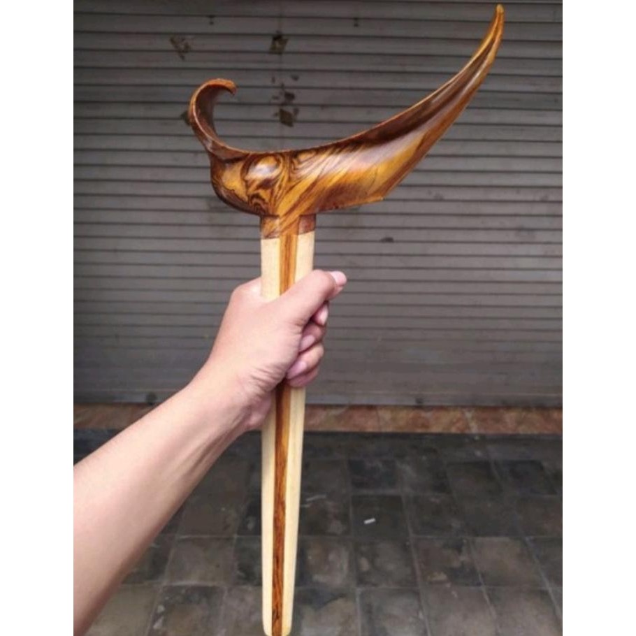 

Warangka Keris Ladrang Solo Kayu Gaharu Super Alusan