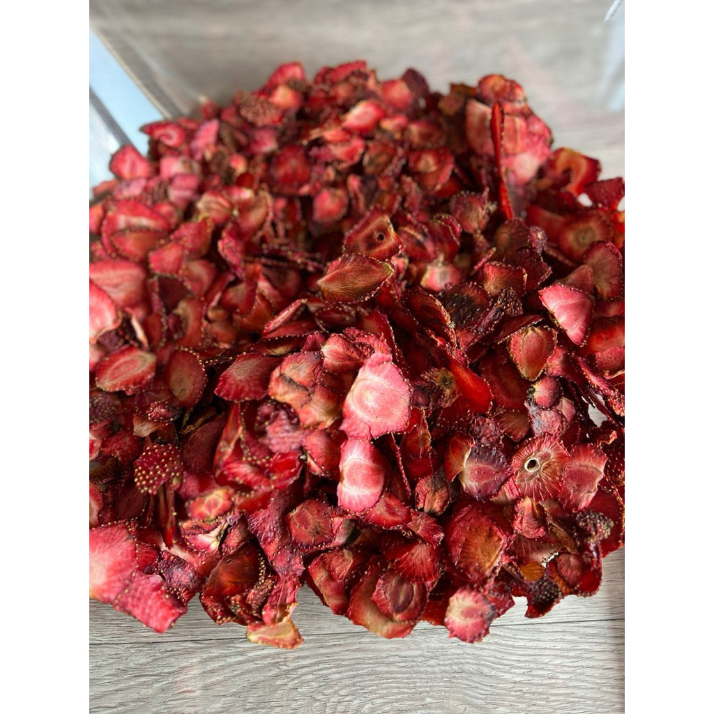 

Fruits Strawberry,Banana,Pineapple