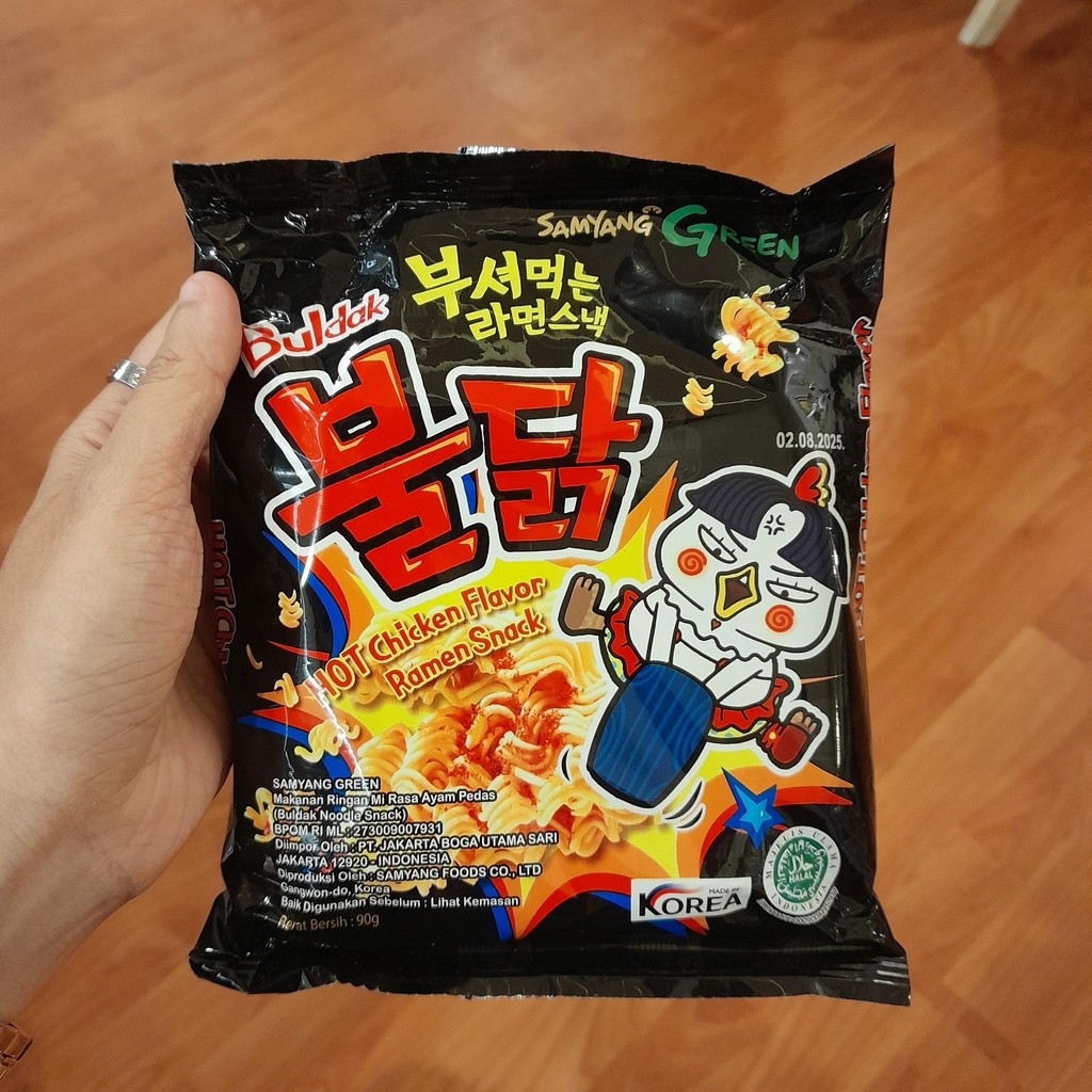 

Samyang Buldak Snack HOT CHICKEN RAMEN Makanan rRngan 90gr