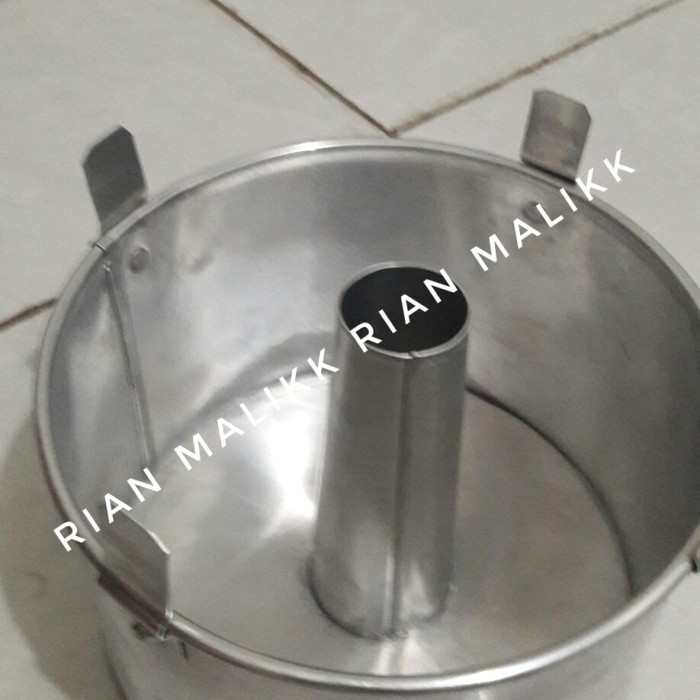 

TERJUAL cetakan kue siffon cake ukuran 18 cm tnggi 11cm bahan alumunium