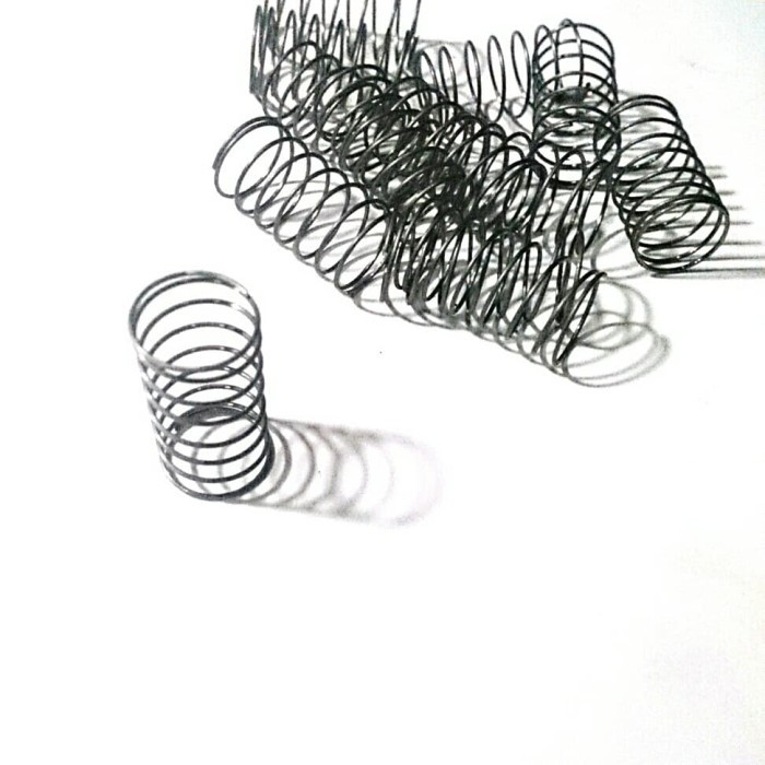 Per Spring Tekan Baja 05mm Dalam 10mm Panjang 2cm