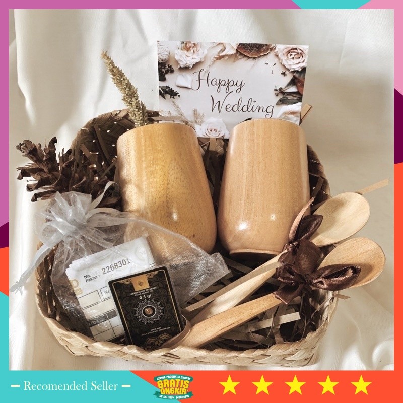 

Kado Natal tahun baru happy new years bagus murah unik / Gold Series / Hampers Emas minigold / hampers lebaran/ Kado pernikahan/ parcel lebaran / Hadiah Natal / Hampers Wedding / Hampers wisuda / Kado Ulang Tahun