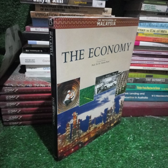Buku The Encyclopedia of Malaysia The Economy prof Dr H Osman Rani