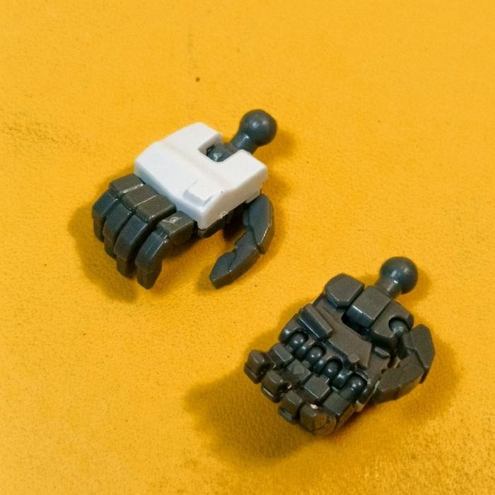 MG 1/100 BLAST IMPULSE / CANON IMPULSE 8809 PART UNIVERSAL HAND NOT MECHANICAL HAND MODELKIT FOR CUS