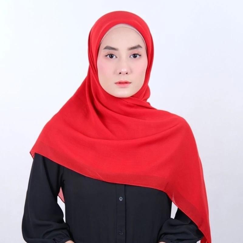 Bella Square Jilbab Segi Empat Polos Premium Merah Cabe Polycotton Grade A Bahan Lembut Nyaman