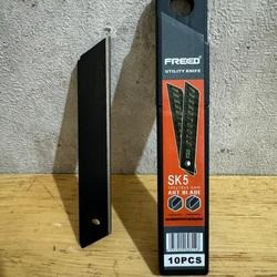 

ISI CUTTER MURAH 10PCS ISI PISAU CUTTER BESAR FREED