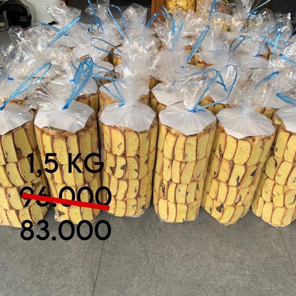 

1,5 KG BOLU KERING IRIS PANJANG DAN BOLU PAI