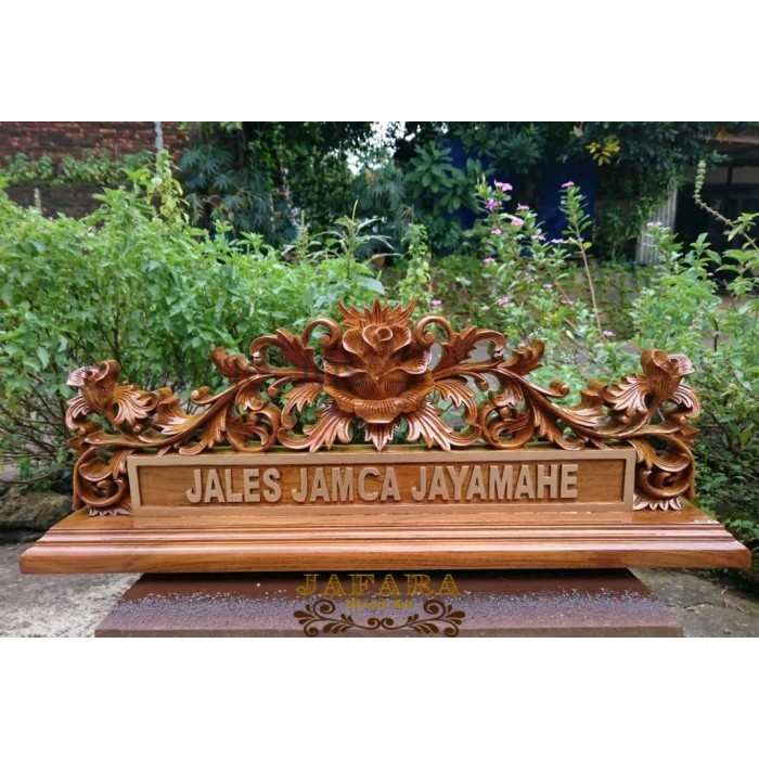 

papan nama meja kantor kayu jati ukir bunga logo custom FJ557