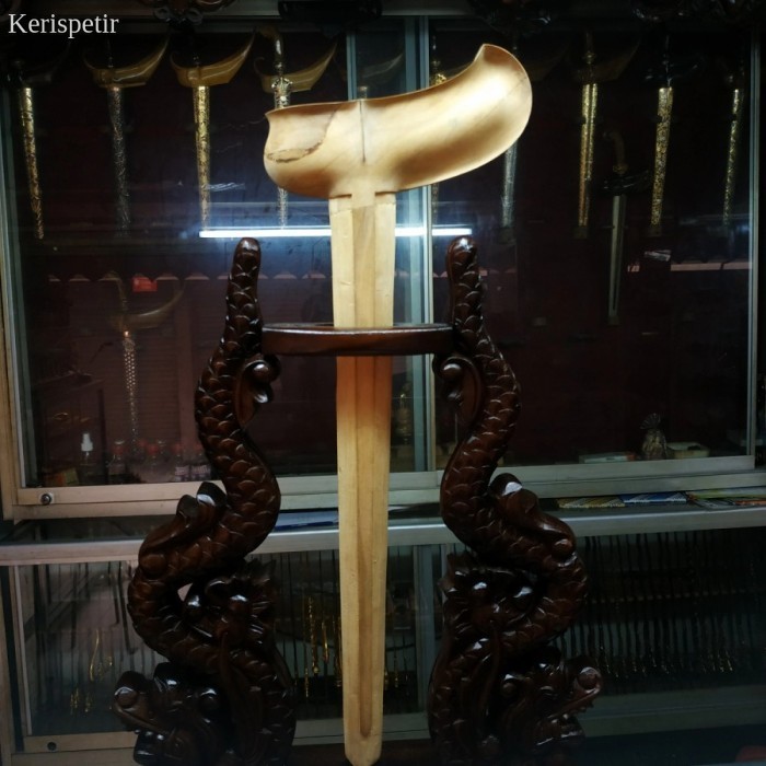 

Warangka Sarung Keris Kayu Cendana Wangi Tim Tim Gayaman Solo Alusan murah antik