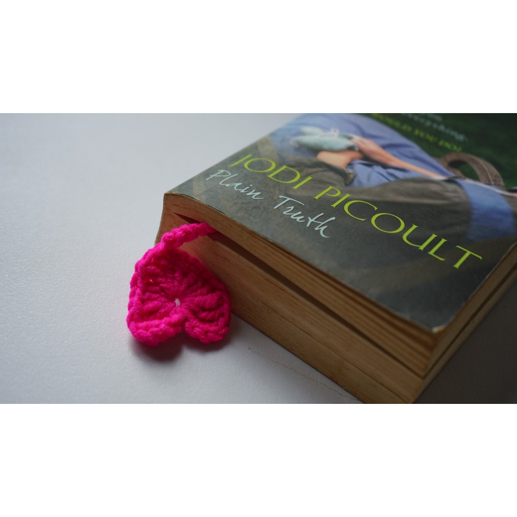 

Pembatas Buku Bookmark Ruby Fingertips Heart