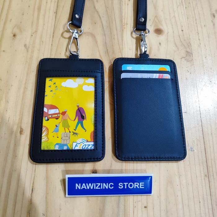 

GANTUNGAN ID CARD 3 SLOT KARTU DENGAN TALI LANYARD KULIT SINTETIS - Cokelat