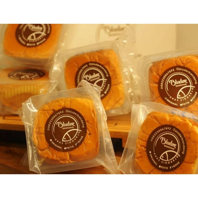 

Bluder bandeng ( 4 pcs ) - oleh oleh khas sidoarjo