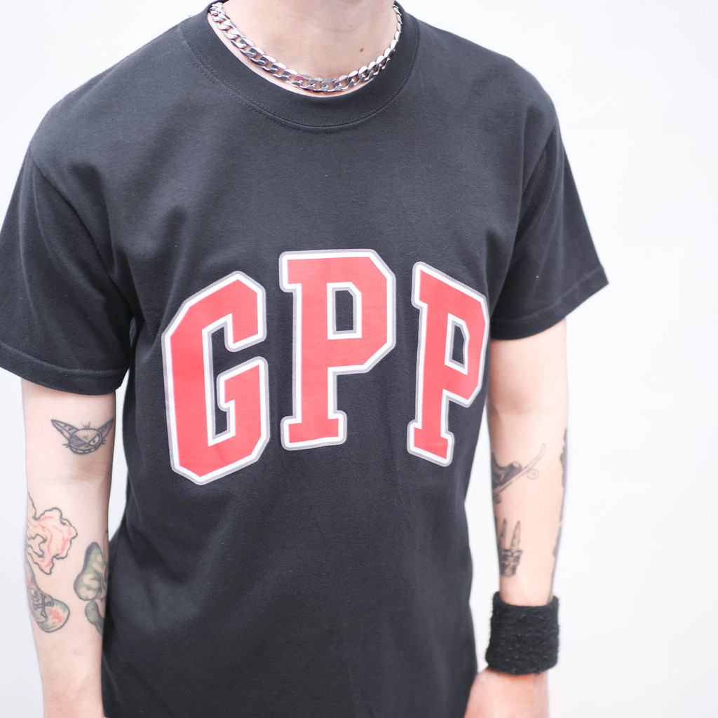 Kaos Skena Plesetan Brand Parodi Logo Lucu GPP Hitam | T-Shirt Pria Wanita Unisex Parody Merk Black