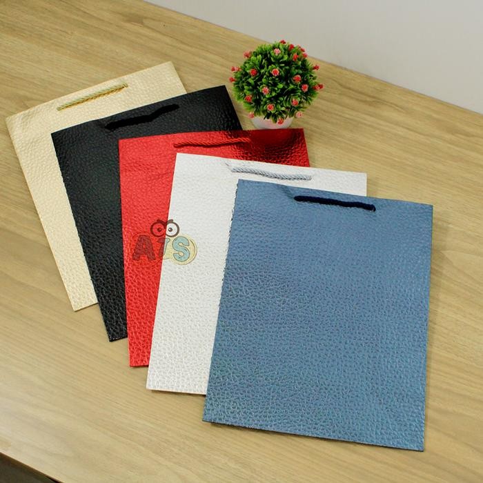 

TERLARIS! Paper Bag / Souvenir Bag Embosed Ina Creative