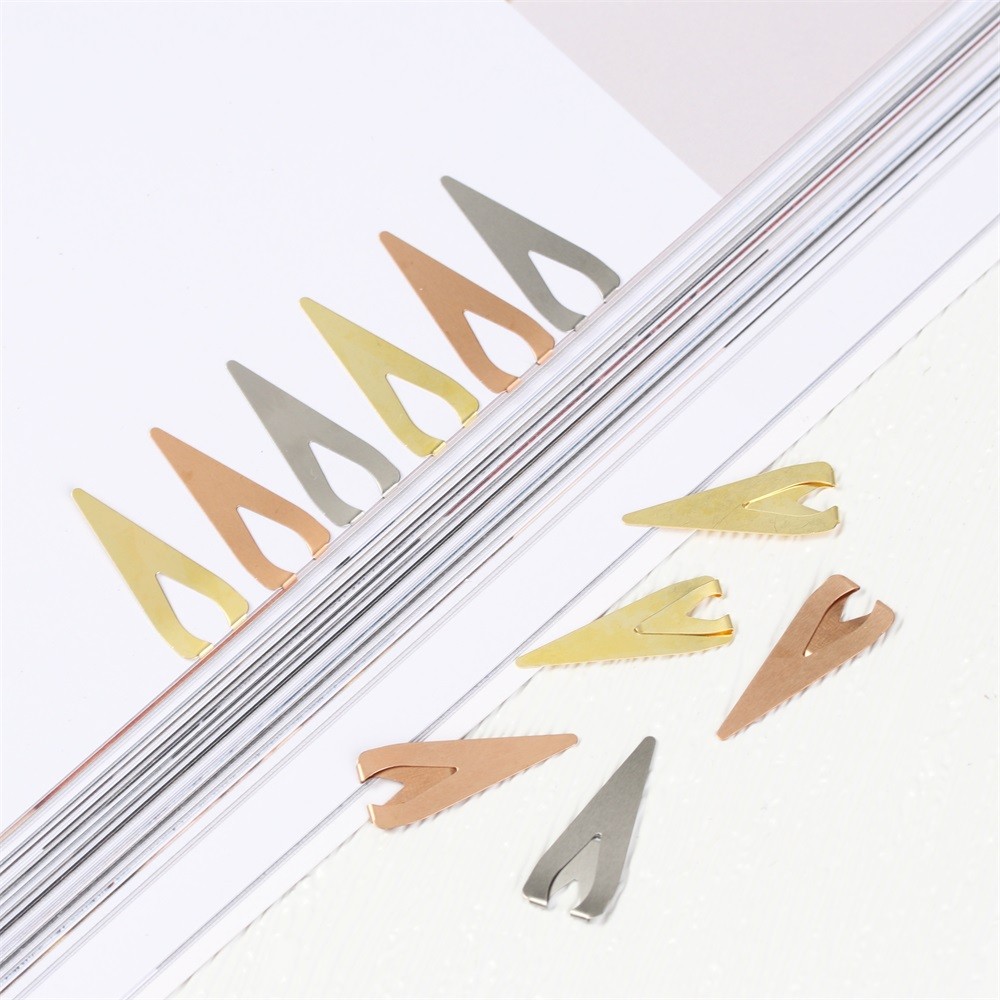 

12Pcs Hollow Metal Positioning Bookmark Holder Pagination Book Clip Creativity Hollow Students Reading Marks Stationery Supplies