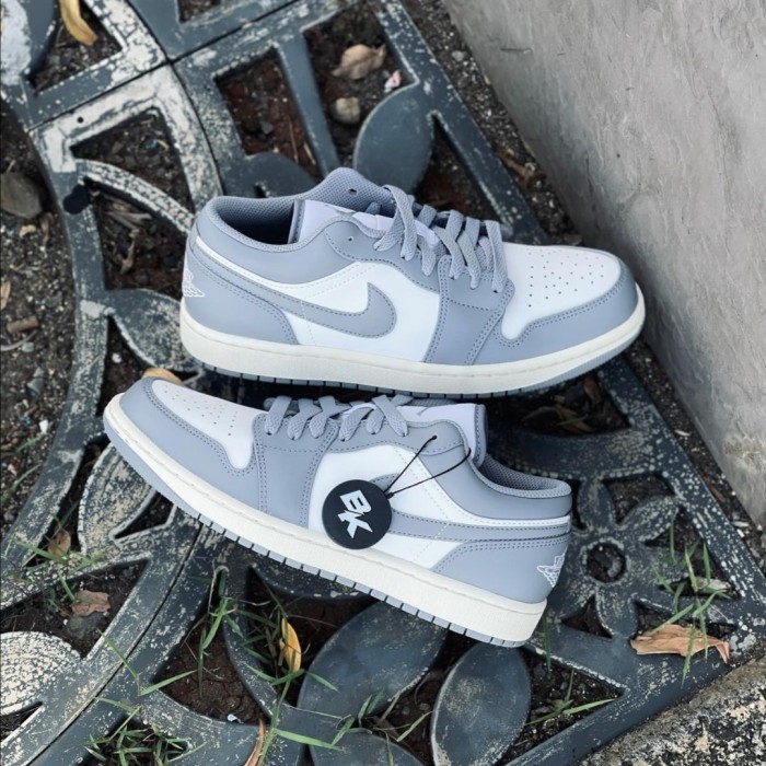 AIR JORDAN 1 LOW VINTAGE GREY