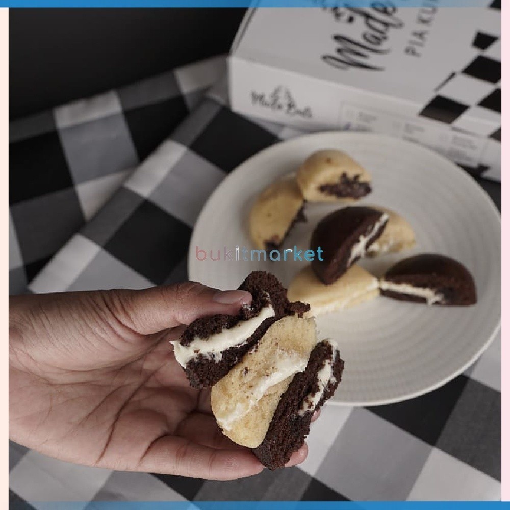 

Pia Kukus Made Bali Isi 6pcs - Kue Bakpia Rasa Enak Brownies Coklat Keju Oleh-Oleh Khas Bali