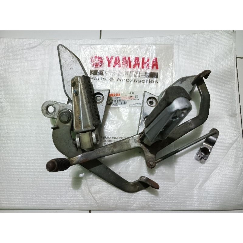 Foot step Depan Yamaha Vixion Old Original