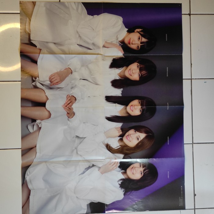 

Poster A2 Nogizaka46 Sueisha 2017 2 Sisi