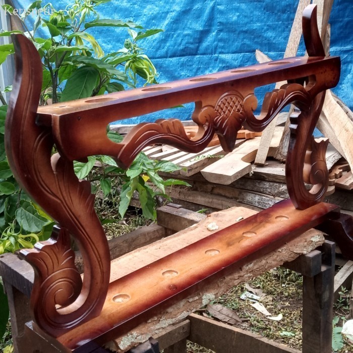 

jagrak /rak/blawong duduk isi 5,multi fungsi bisa keris bisa tombak, murah terlaris