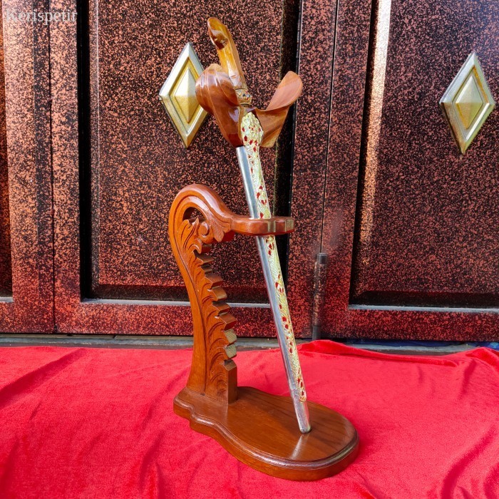 

Stand Jagrak Keris Isi 1 Motif Ukiran Minimalis Termurah Kayu Jati murah terlaris