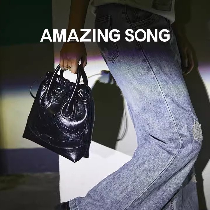 Amazing Song Wandering Bag One Shoulder Crossbody Bag Commuter Chain Design Women's Tote Bag Small S