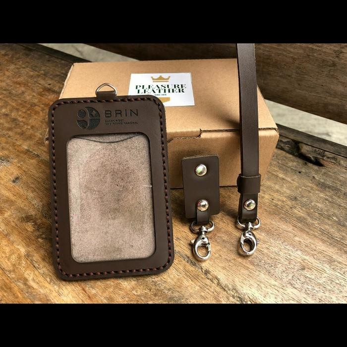 

idcard holder nametag - darkbrown, polos